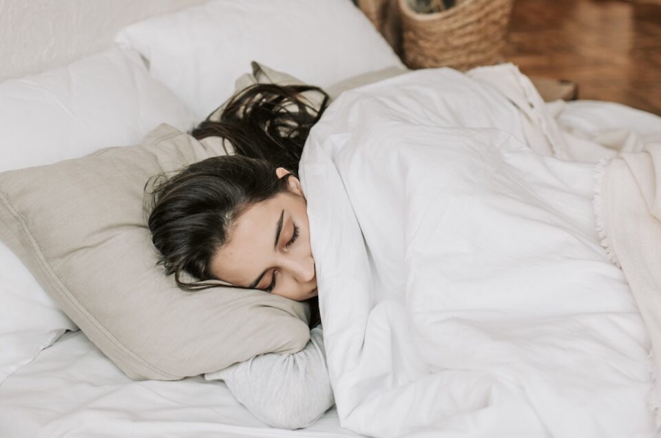 10 Tricks to Fall Asleep Fast and Sleep Well